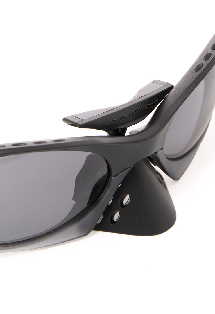 Oakley Plantaris Sunglasses - Matte Black / Prizm Grey